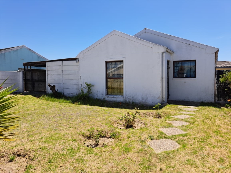 3 Bedroom Property for Sale in Electric City Western Cape